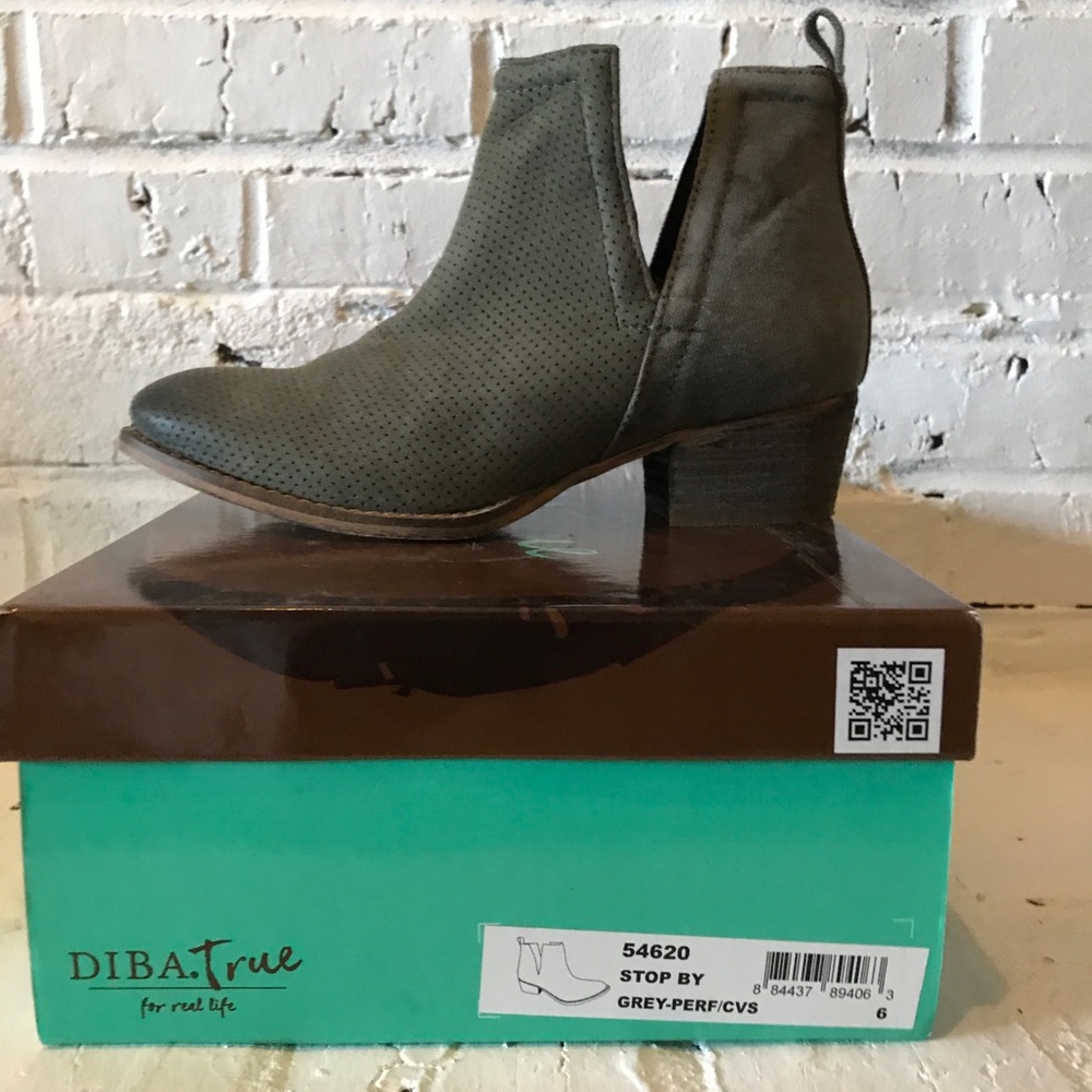 Diba True “Stop By” Booties size 6 EUC